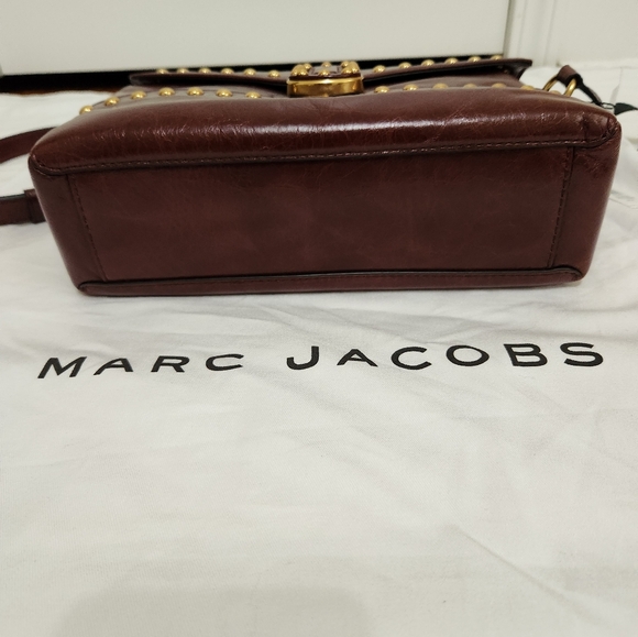 Marc Jacobs Chianti /Burgundy color studded envelope shoulder handbag/ crossbody - Picture 2 of 7
